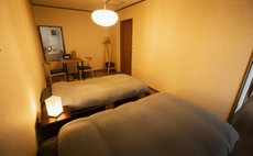 里山時間体験宿&スイス家庭料理 Hütte Momo～ヒュッテ・モモ～