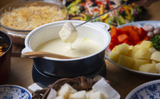 里山時間体験宿&スイス家庭料理 Hütte Momo～ヒュッテ・モモ～
